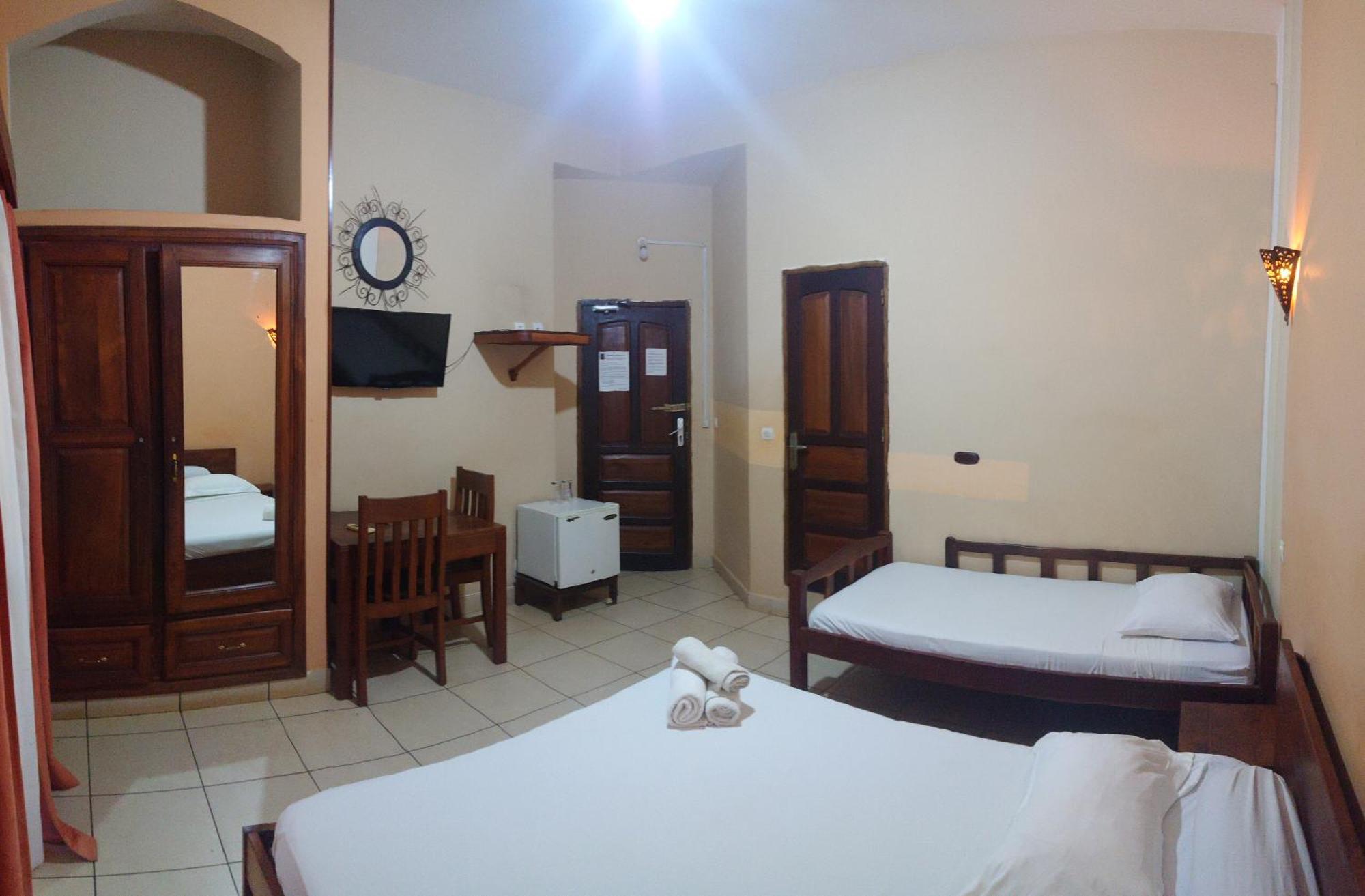 Central Hotel Antsiranana Kültér fotó