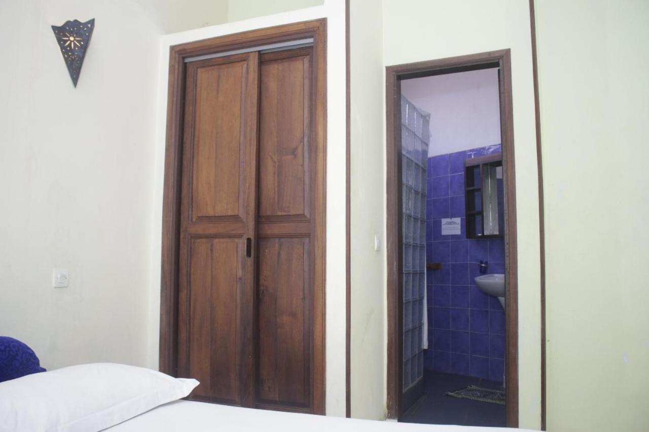 Central Hotel Antsiranana Szoba fotó