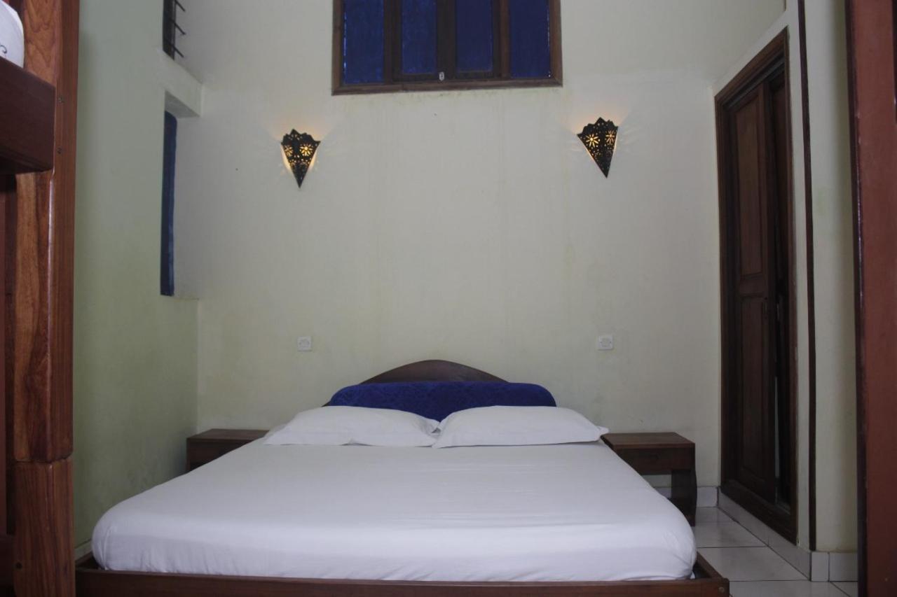 Central Hotel Antsiranana Szoba fotó